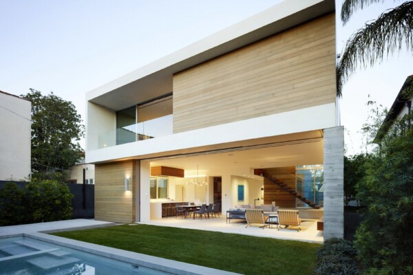 Зачем утеплять фундамент дома?