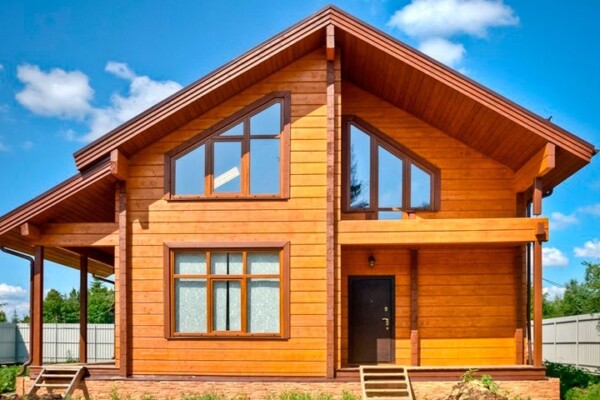 Який будинок тепліший: каркасний або з бруса?